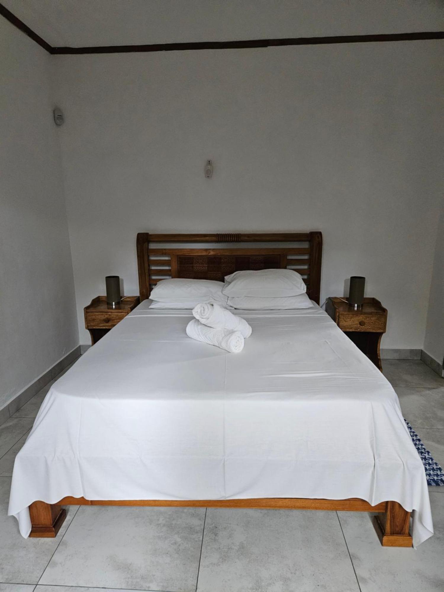 E&E Self Catering Hotell Beau Vallon  Exteriör bild